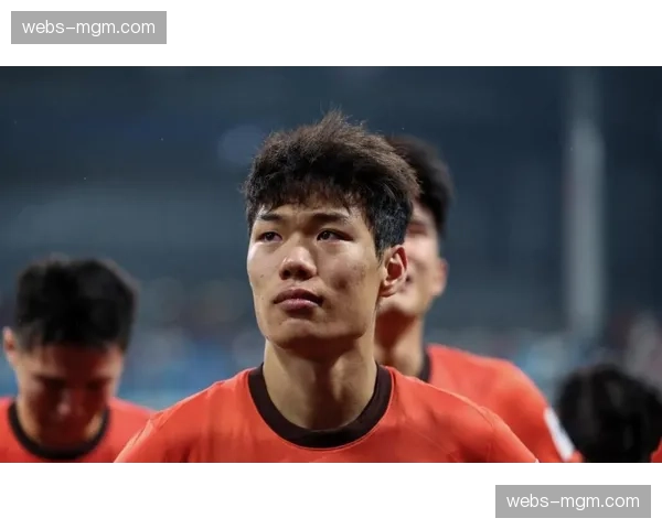 成都蓉城连续官宣U23国脚贺一然加盟,青春风暴蓄势待发 成都蓉城连续官宣U23国脚贺一然加盟,青春风暴蓄势待发