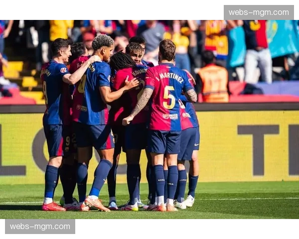 巴萨客场2-2战平赫罗纳,莱万点射破门但防线两度送礼 巴萨客场2-2战平赫罗纳,莱万点射破门但防线两度送礼